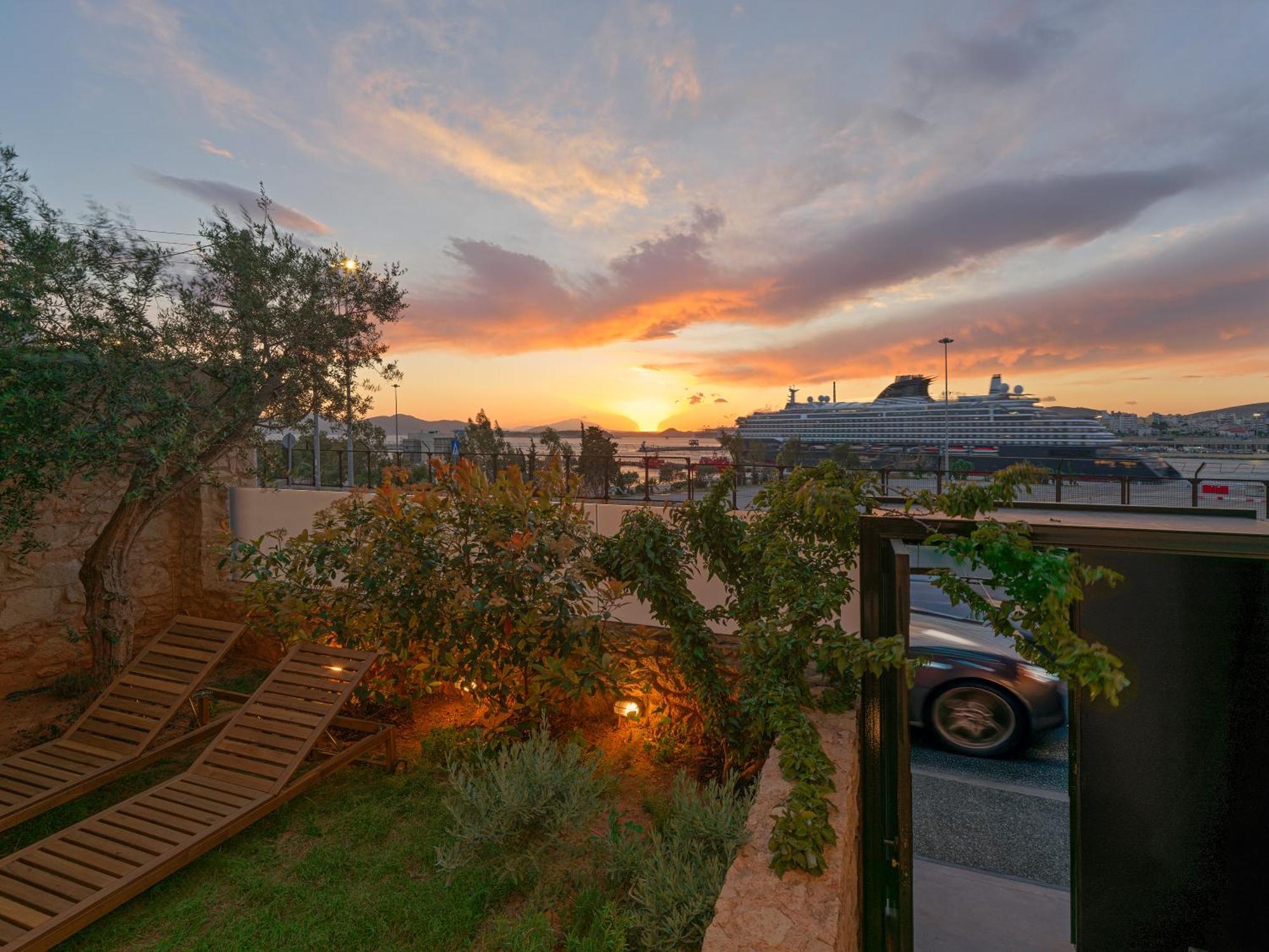 Sea View Garden Suites Пірей Екстер'єр фото